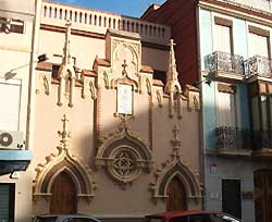 Calle de la Reina  - the place to see Valencian ceramics in Valencia, Spain