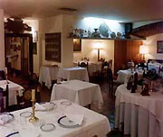 Les Graelles - prestigious and authentic Valencian restaurant in Valencia, Spain. Paella and other Valencian food / cuisine.